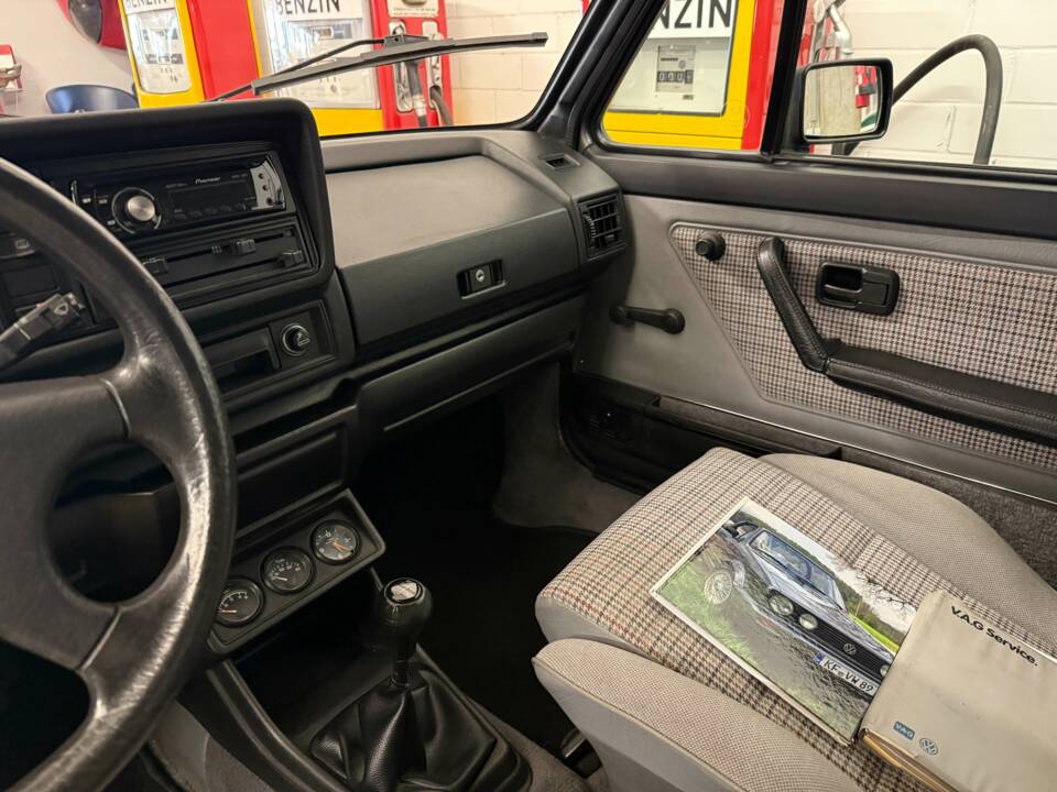 Image 9/19 of Volkswagen Golf I Cabrio GLi 1.8 (1989)