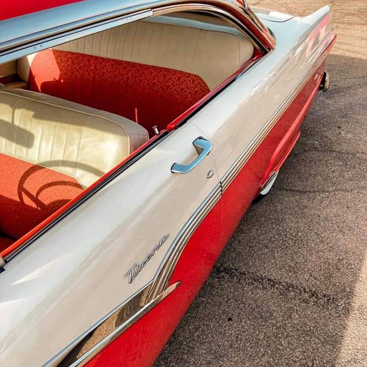 Immagine 10/17 di Ford Fairlane 500 Club Victoria (1956)