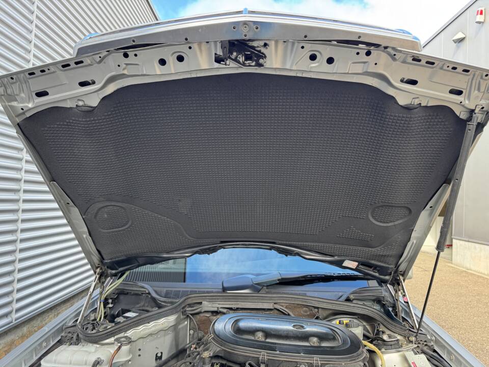 Bild 27/41 von Mercedes-Benz 190 E 2.0 (1992)