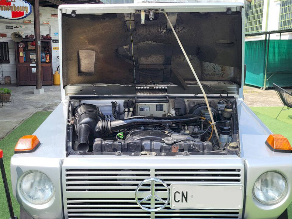 Image 45/55 of Mercedes-Benz 200 GE (SWB) (1990)