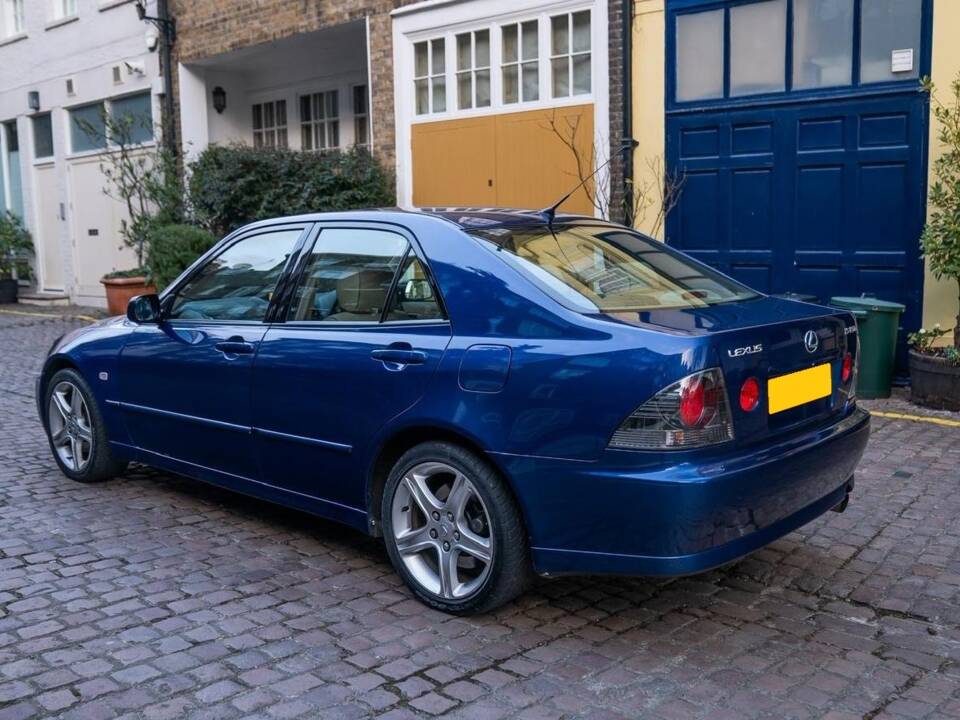 Bild 3/50 von Lexus IS 200 (2002)