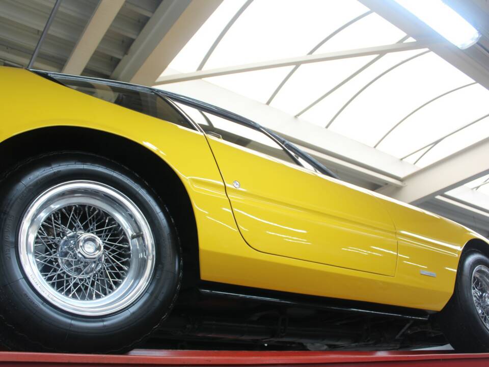 Image 20/50 of Ferrari 365 GTB/4 Daytona (1973)