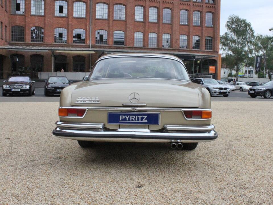 Image 29/30 of Mercedes-Benz 280 SE (1970)