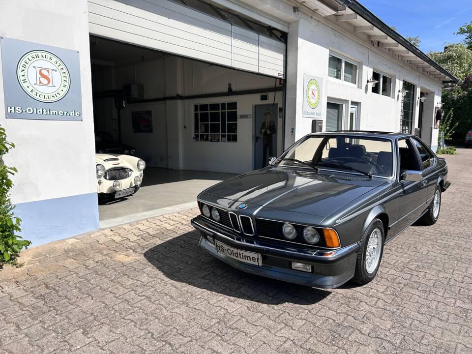 Image 16/23 de BMW 635 CSi (1985)