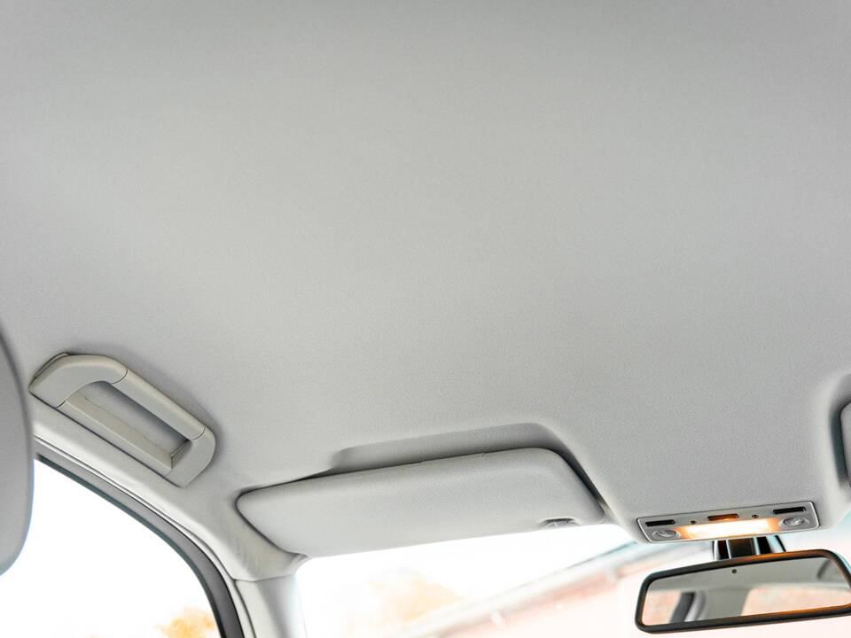 Image 38/55 of BMW 740i (1997)