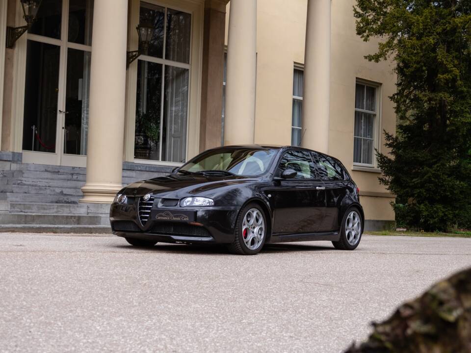 Image 2/60 of Alfa Romeo 147 3.2 GTA (2003)