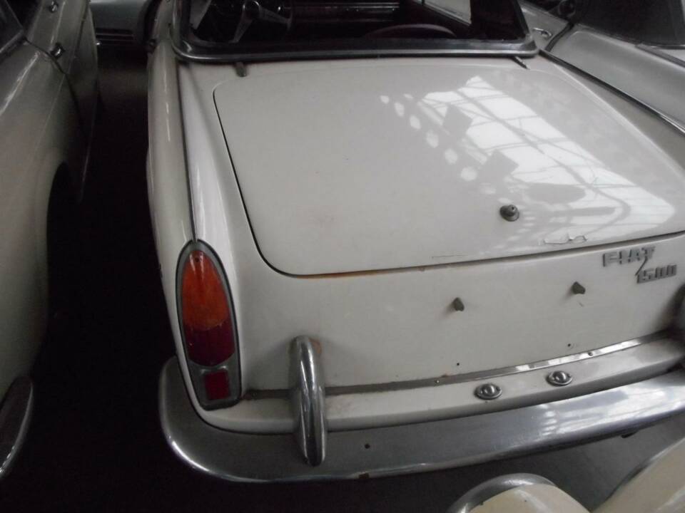 Image 27/43 de FIAT 1500 (1960)