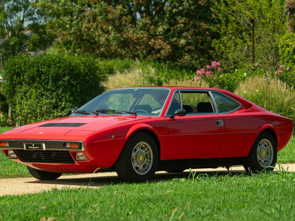 Image 10/50 de Ferrari 308 GT4 (1975)