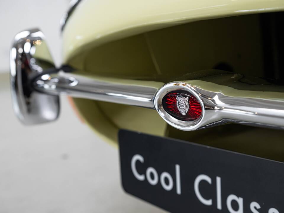 Imagen 25/40 de Jaguar E-Type (2+2) (1970)