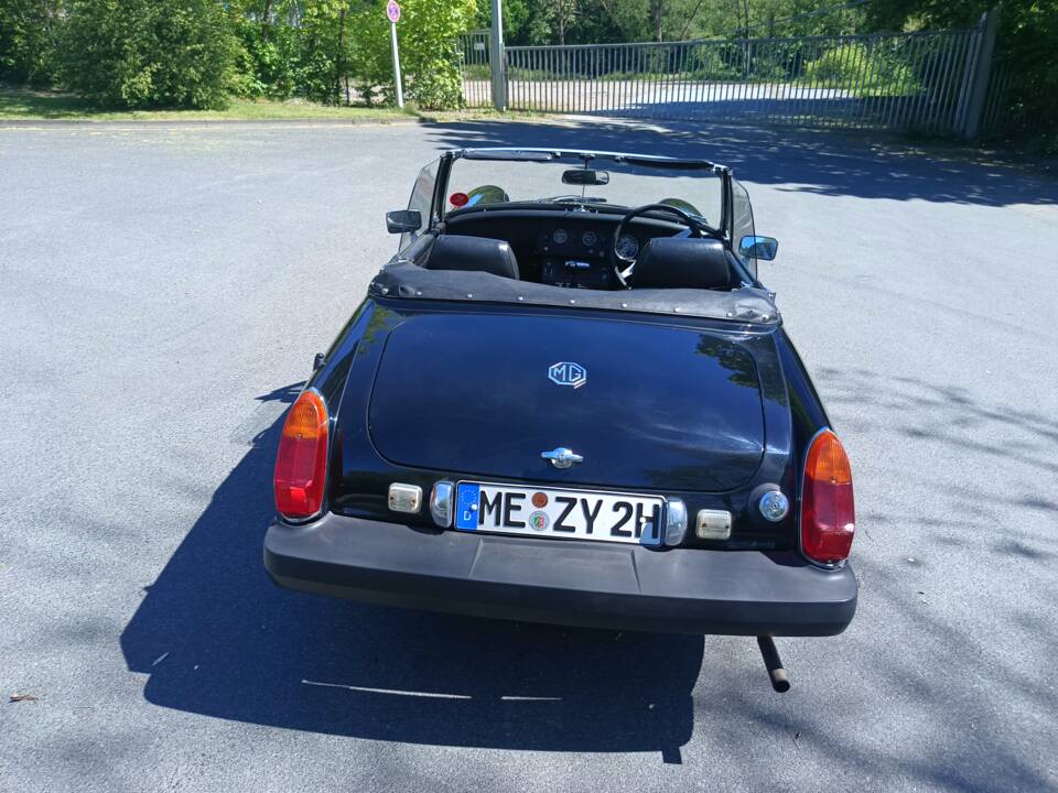 Image 13/29 of MG Midget 1500 (1979)