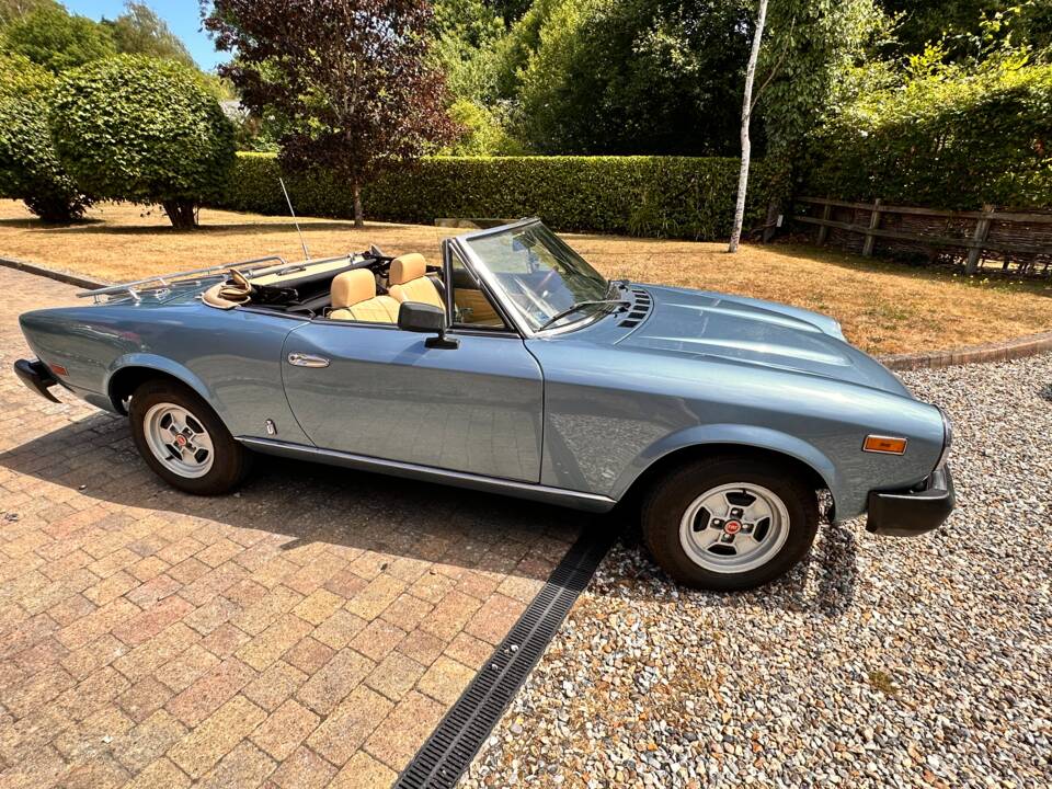 Bild 4/44 von FIAT Spider 2000 (1981)