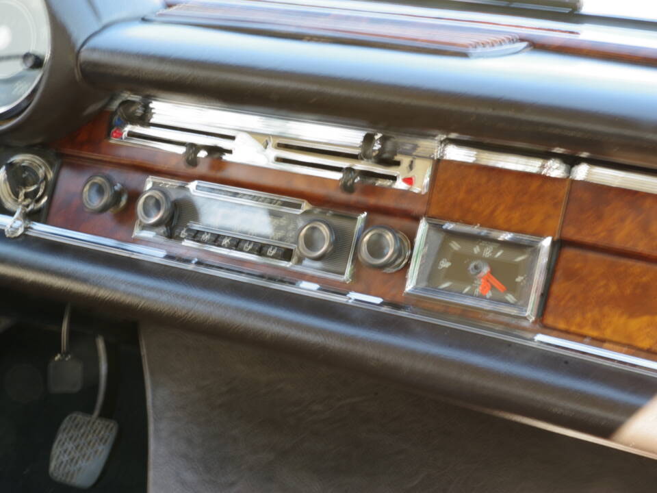 Image 31/73 de Mercedes-Benz 280 SE (1969)