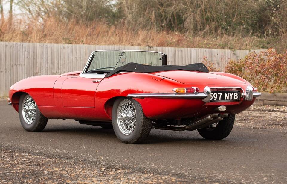 Image 3/50 of Jaguar E-Type 3.8 Flat Floor (1961)