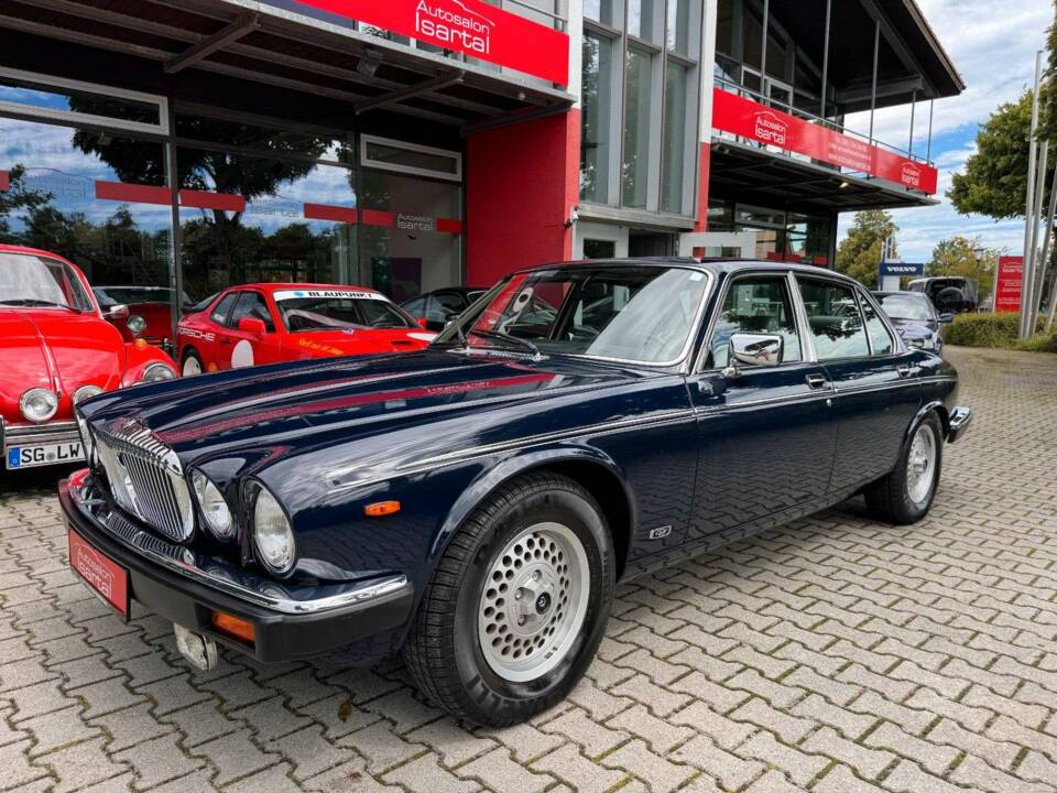Image 1/20 de Daimler Double Six (1993)