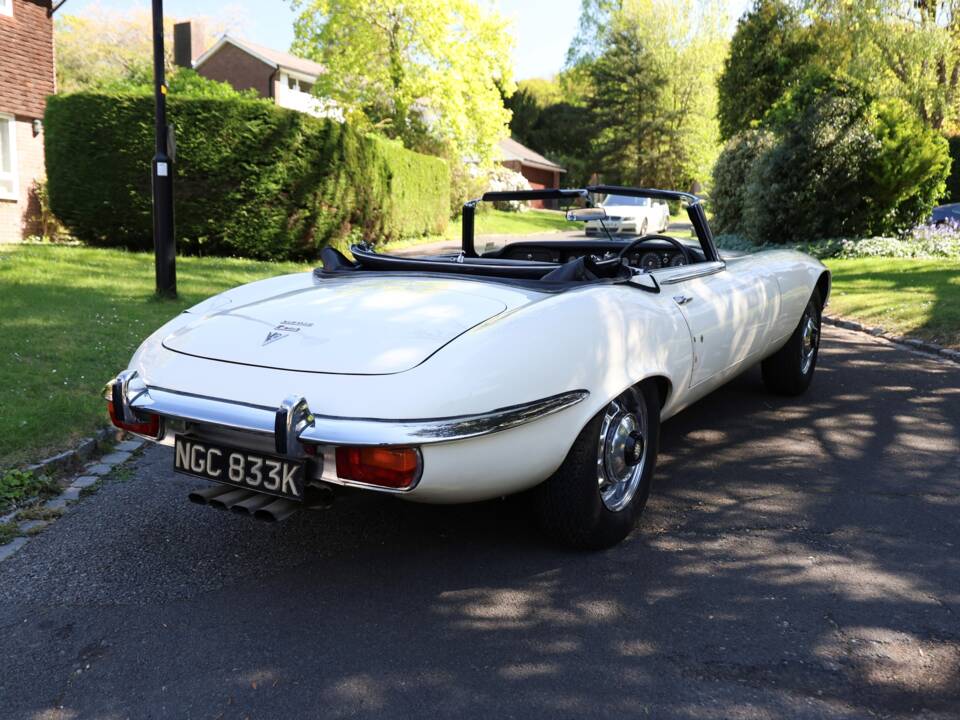 Image 3/50 de Jaguar Type E V12 (1972)