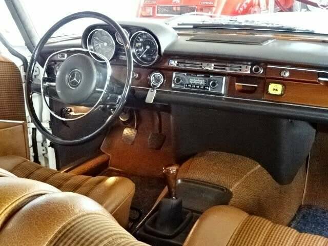 Image 9/34 of Mercedes-Benz 280 SE (1971)