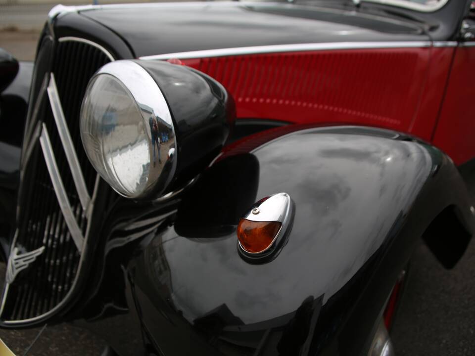 Immagine 28/45 di Citroën Traction Avant 11 BL (1952)