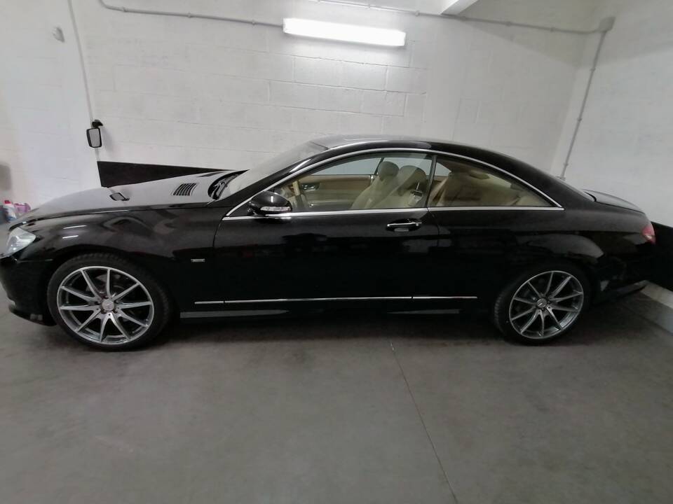 Image 12/26 of Mercedes-Benz CL 500 (2008)