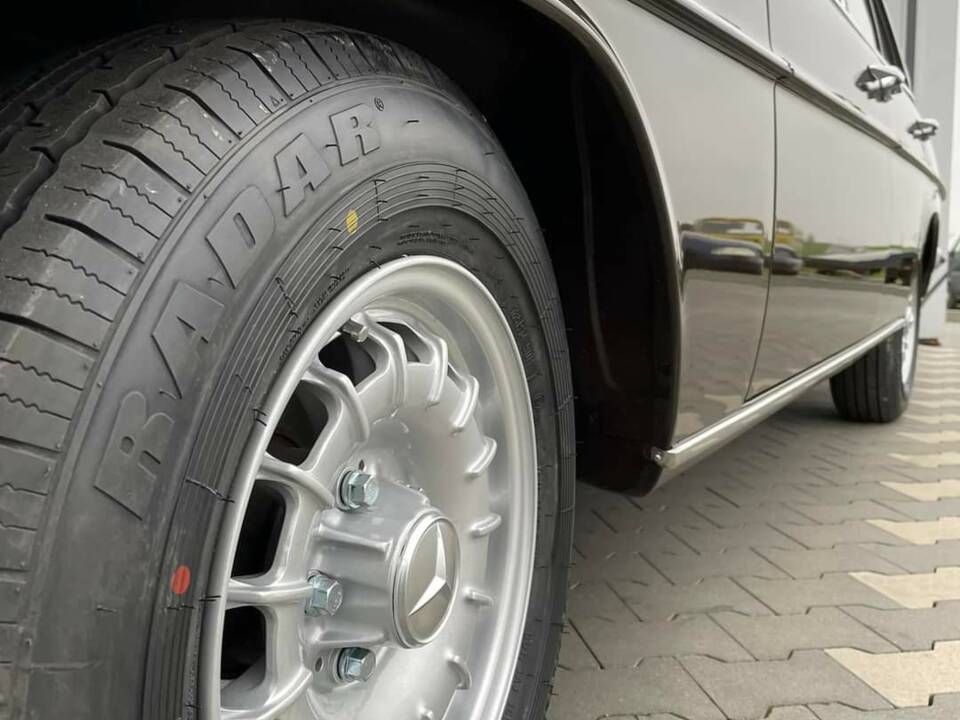 Bild 6/25 von Mercedes-Benz 200 (1969)