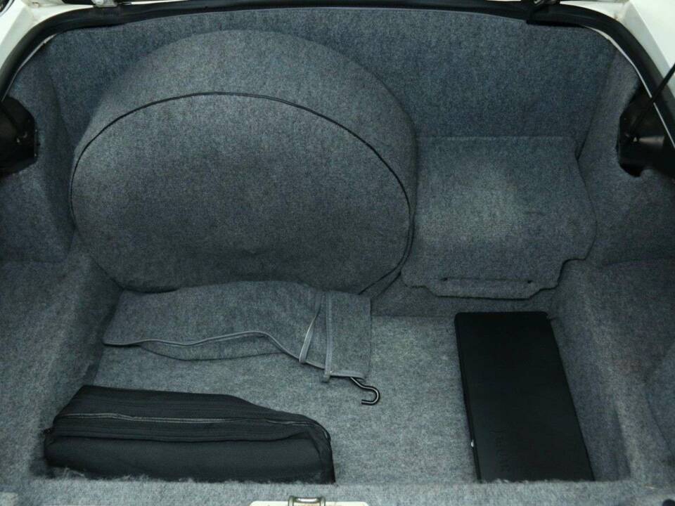 Image 42/50 de Jaguar XJS 5.3 V12 (1992)