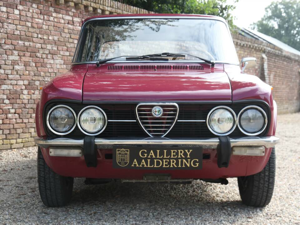 Bild 4/50 von Alfa Romeo Giulia Nuova Super 1300 (1975)
