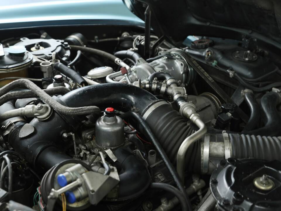 Image 37/48 of Rolls-Royce Corniche I (1980)