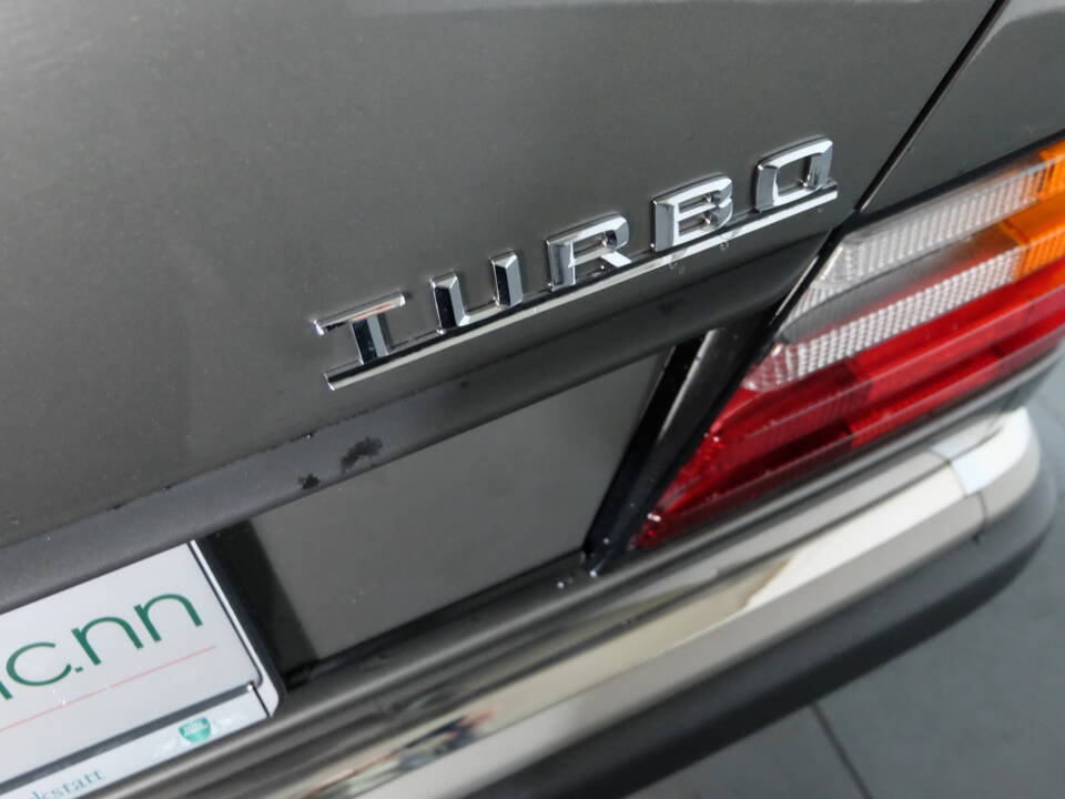 Image 10/40 of Mercedes-Benz 250 TD (1990)