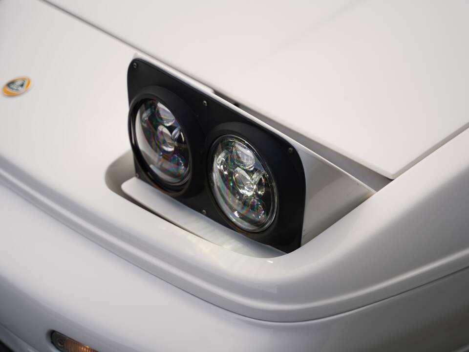 Image 36/50 of Lotus Esprit S4 (1994)