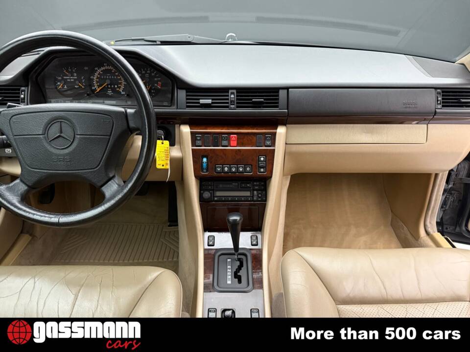 Imagen 14/15 de Mercedes-Benz E 320 (1995)