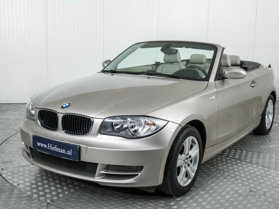 Image 17/50 of BMW 118i (2008)