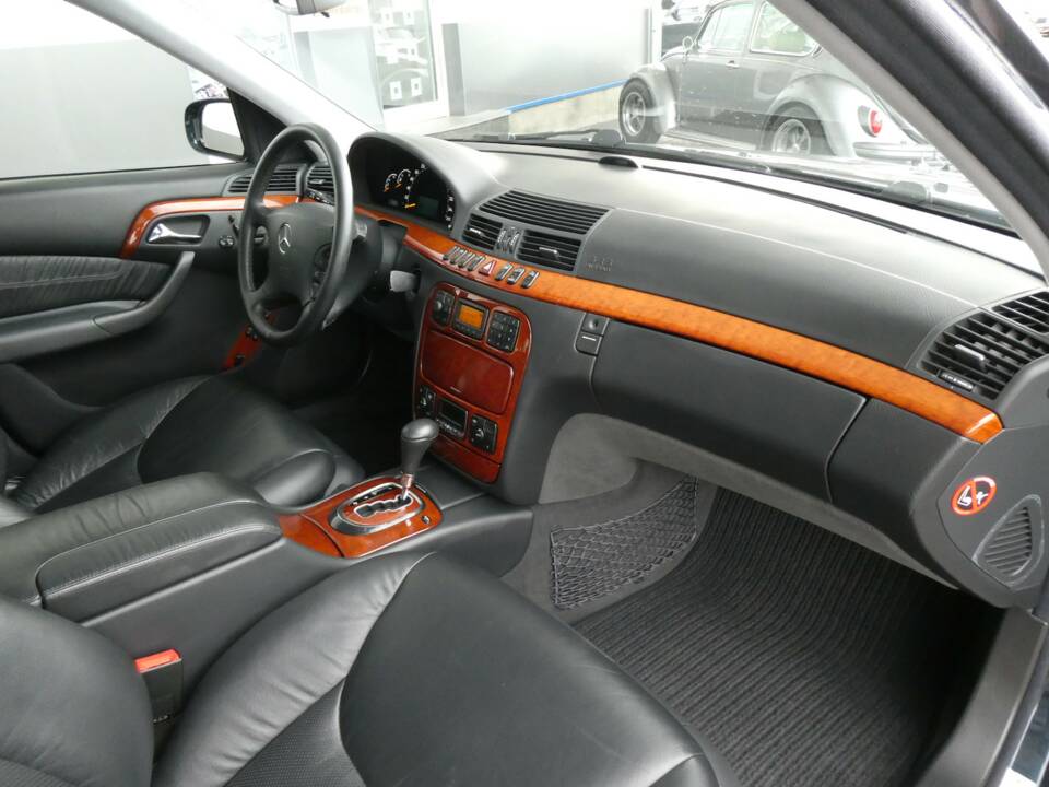 Bild 12/16 von Mercedes-Benz S 320 (1999)