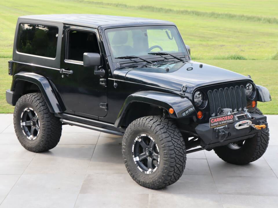 Image 1/50 of Jeep Wrangler 3.8 Rubicon (2011)