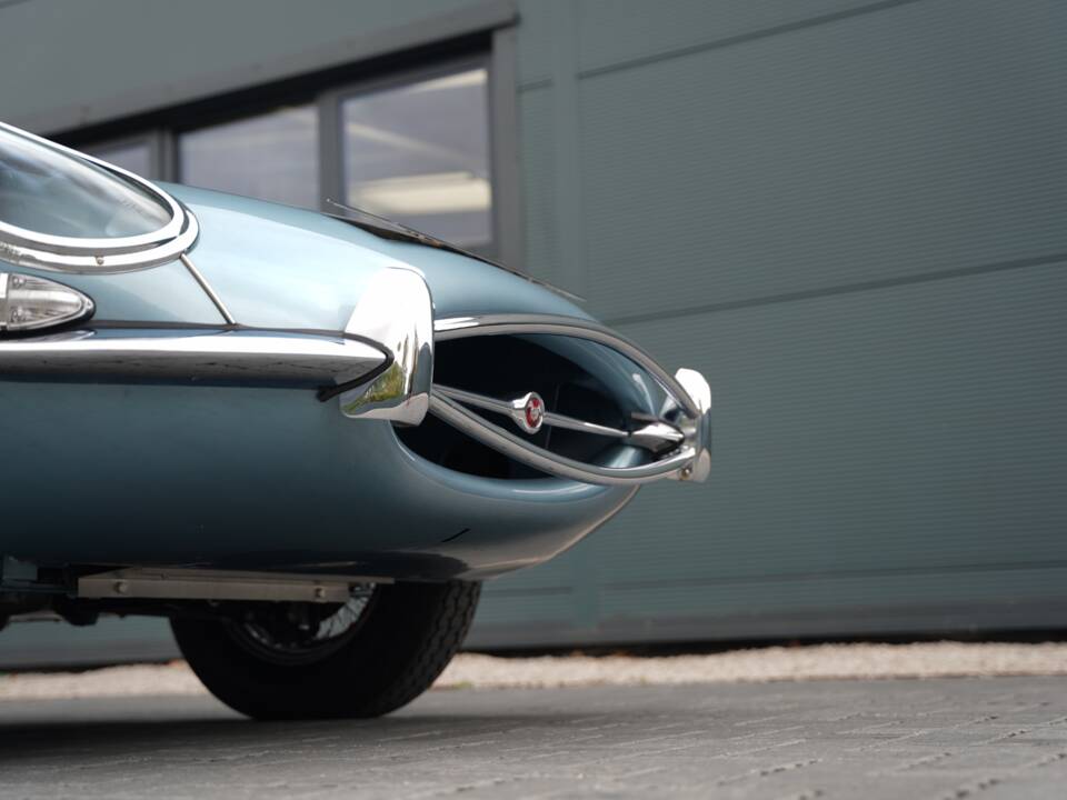 Image 29/50 de Jaguar Type E 3.8 (1962)