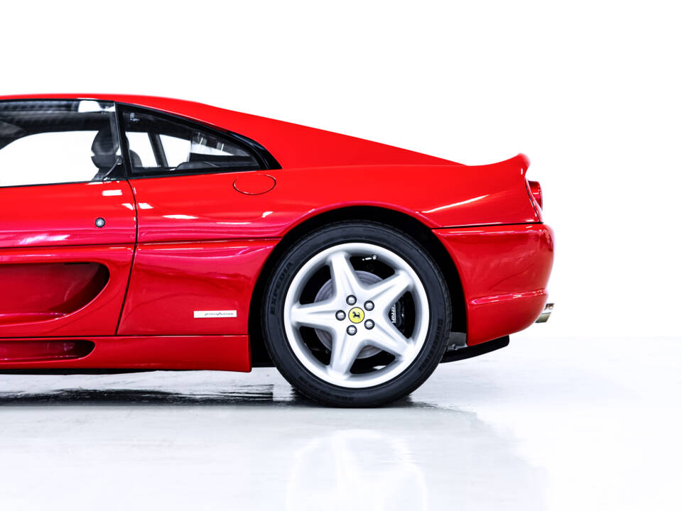 Image 8/55 of Ferrari F 355 Berlinetta (1994)