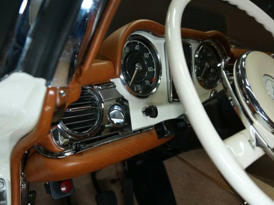 Image 15/50 of Mercedes-Benz 230 SL (1965)