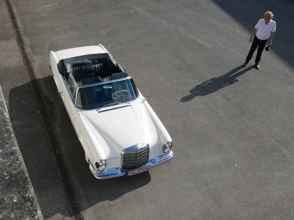 Imagen 2/56 de Mercedes-Benz 220 SE b (1962)
