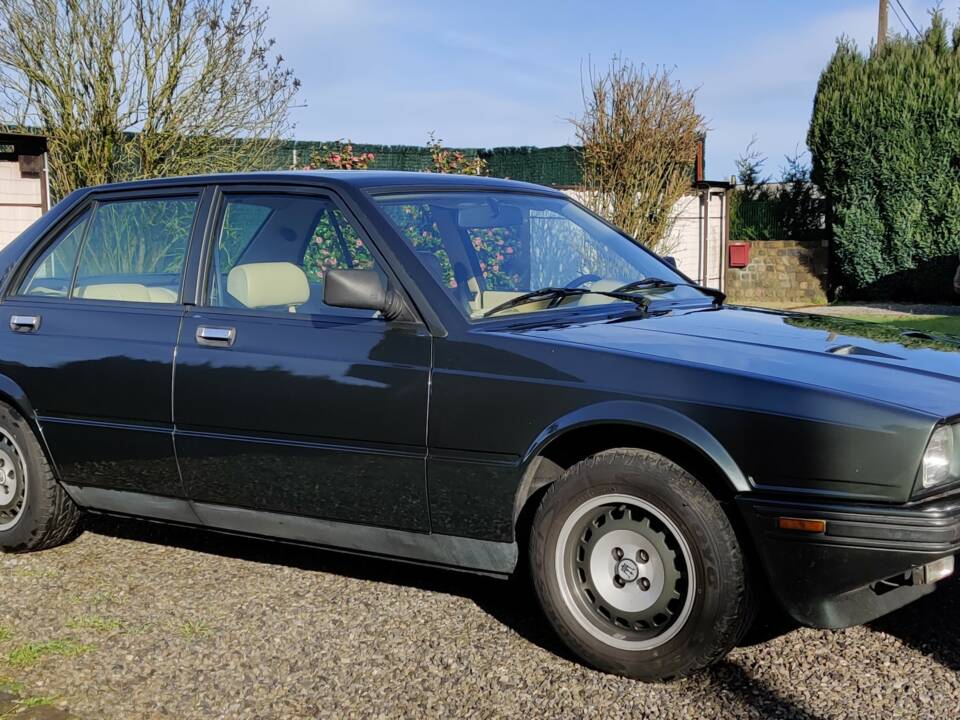 Image 6/21 de Maserati 420 Si (1988)