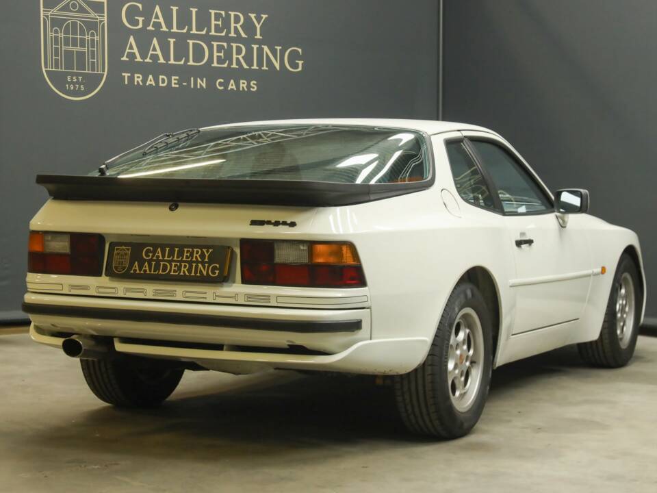 Obraz 46/50 pojazdu Porsche 944 (1986)