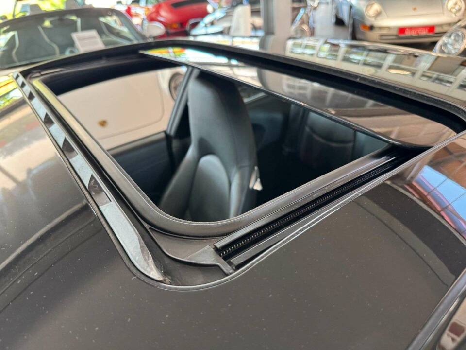 Image 17/20 of Porsche 911 Carrera (2006)
