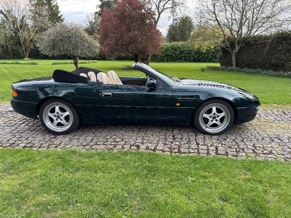 Image 13/44 of Aston Martin DB 7 Volante (1998)