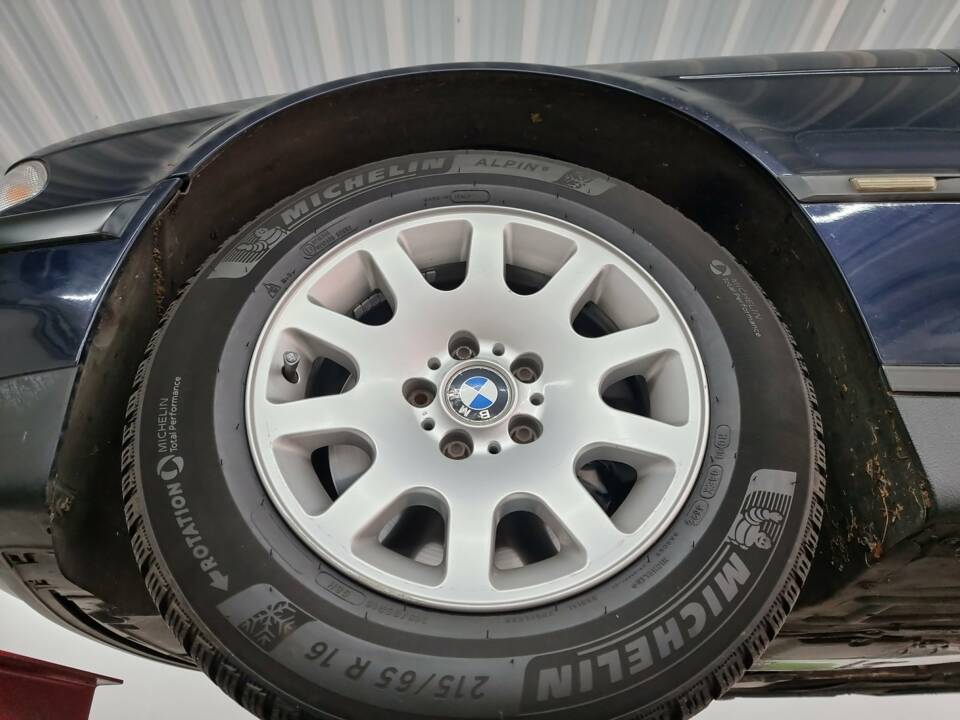 Image 10/58 of BMW 750i (1997)