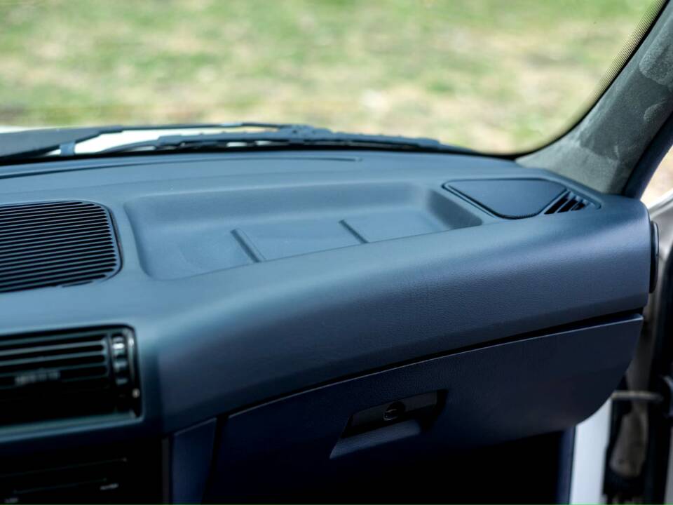 Image 16/55 of BMW 525ix (1993)