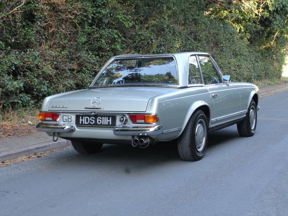 Imagen 6/23 de Mercedes-Benz 280 SL (1970)