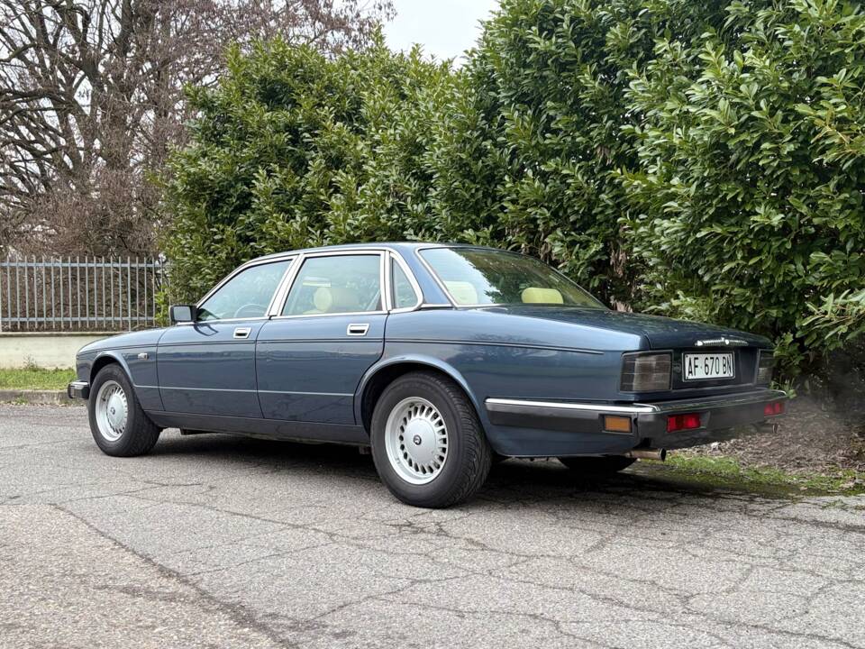 Immagine 4/31 di Jaguar XJ 40 (XJ-R) (1989)