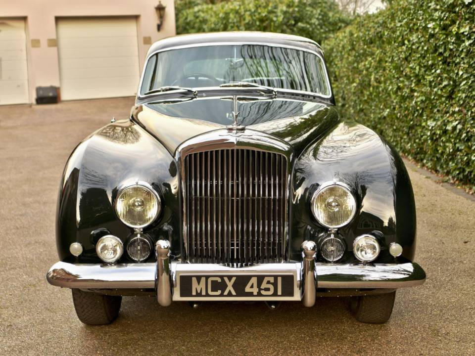 Image 13/50 of Bentley R-Type Continental (1954)