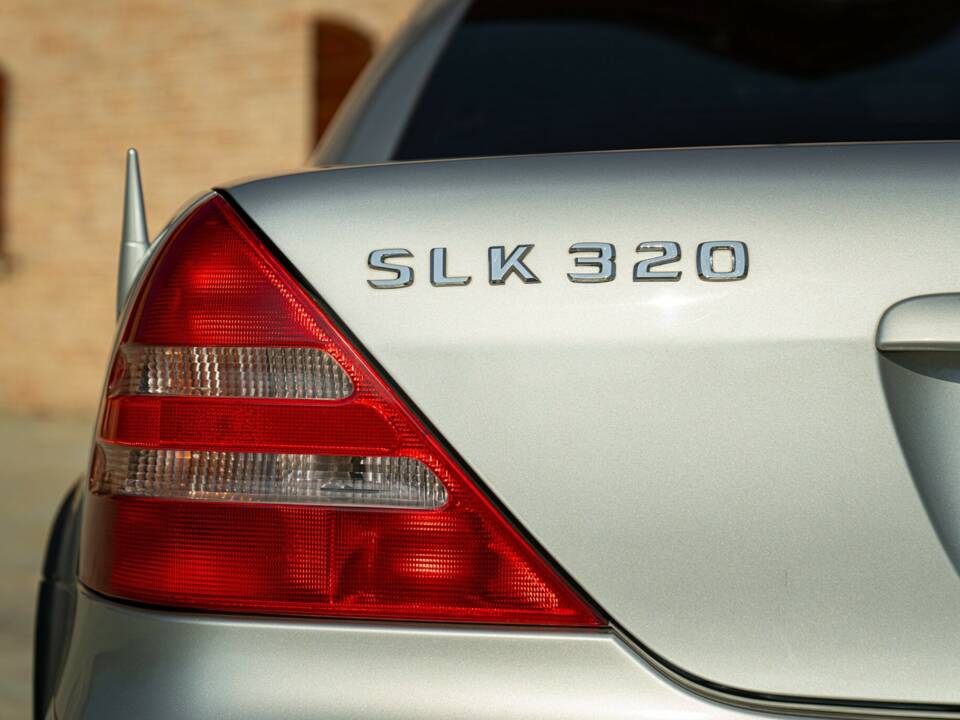 Image 12/50 de Mercedes-Benz SLK 320 (2001)