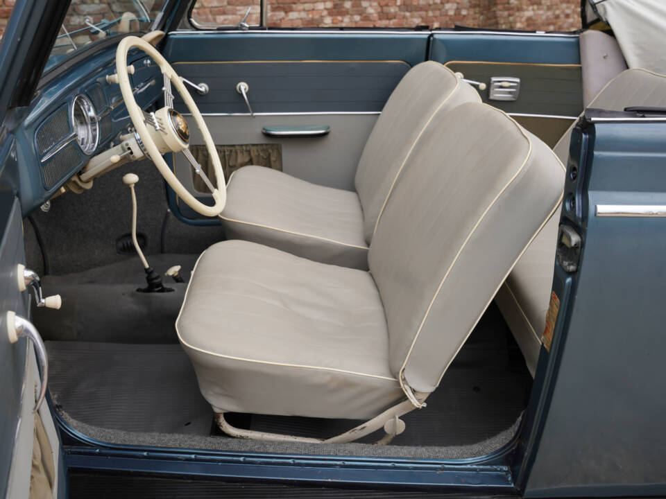 Image 17/50 of Volkswagen Käfer 1200 Cabriolet (1958)