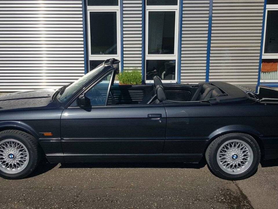 Imagen 1/30 de BMW 318i (1992)