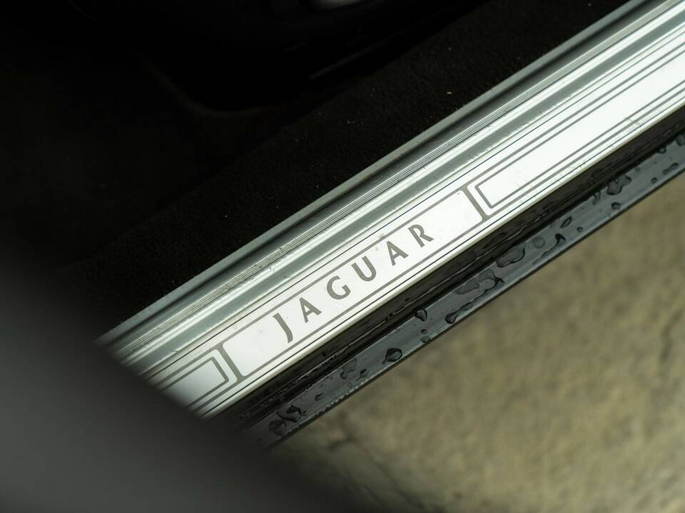 Bild 28/50 von Jaguar XJR 4.0 (2000)