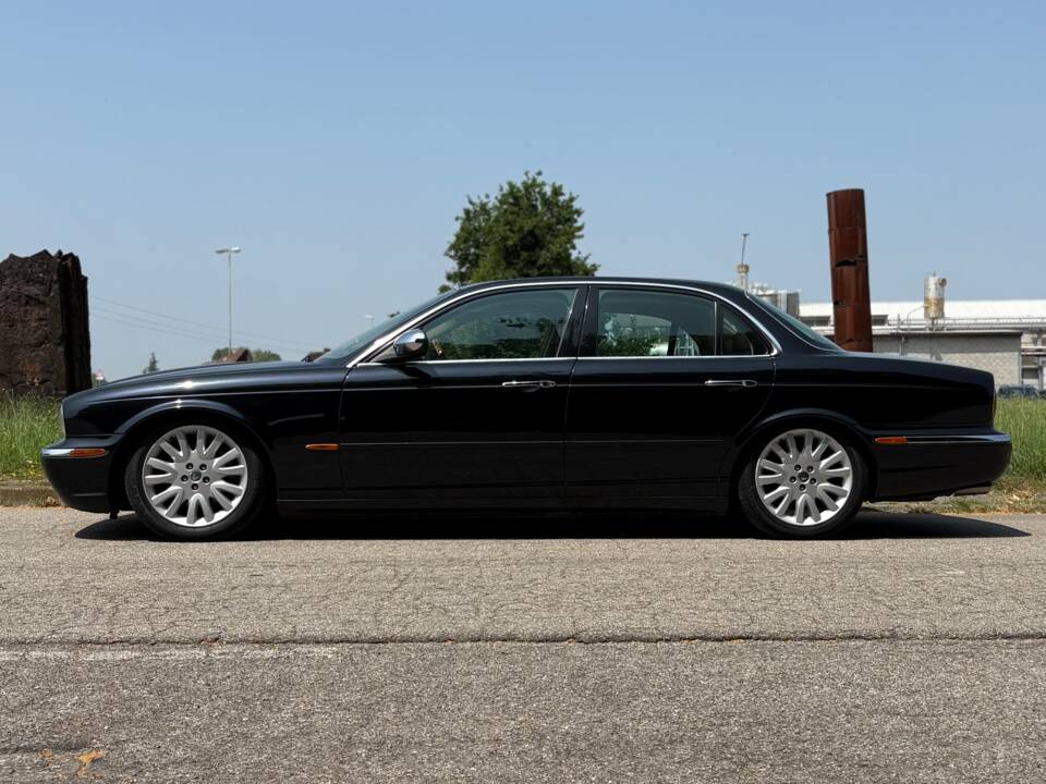 Image 3/9 of Jaguar XJ 8 4.2 (2003)